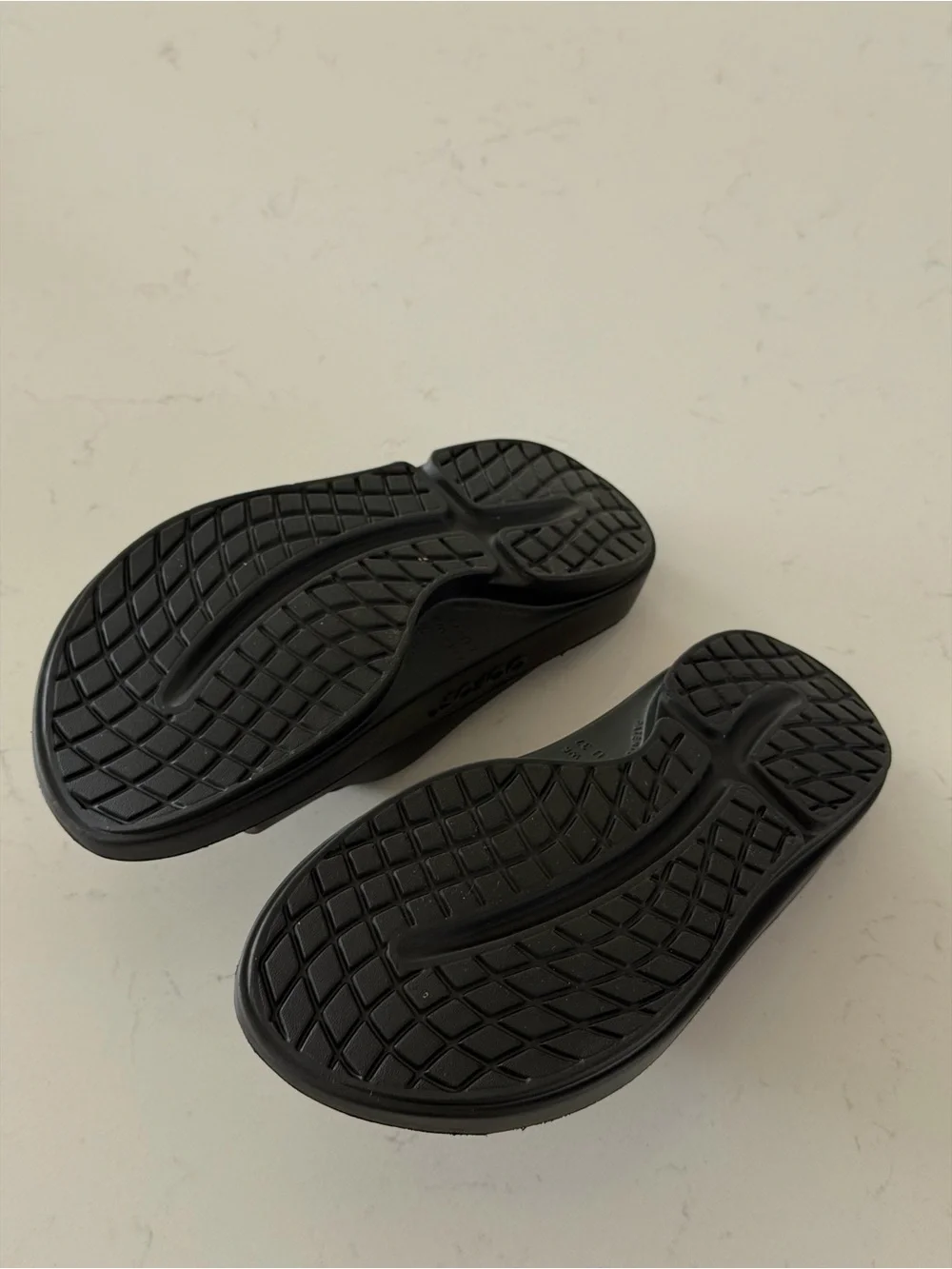 OOFOS SLIDES THE ORIGINAL RECOVERY FOOTWEAR™